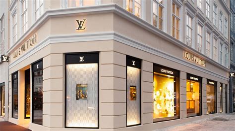 louis vuitton boutique.